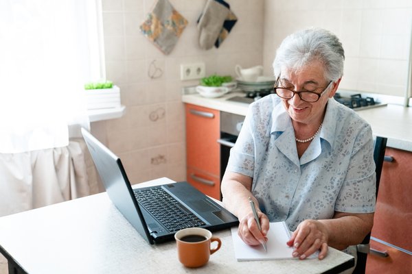 Independent Living vs. Staying Home: The True Cost Comparison